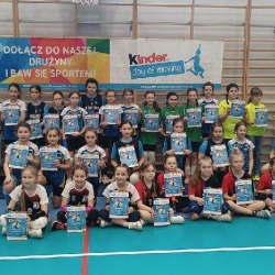 Turnieje eliminacyjne w rozgrywkach Kinder Sport dwójki dziewcząt